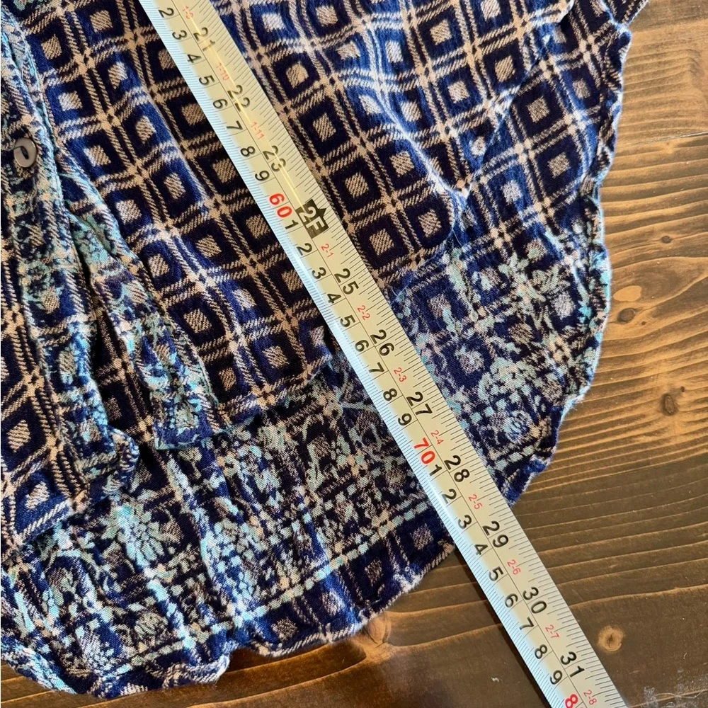 Free People Women’s Navy & Green‎ Patterned Button Up Top Size M